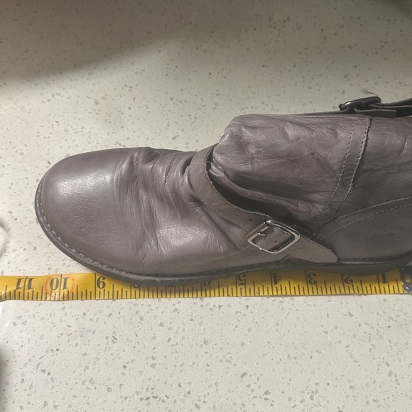 Miz Mooz Grey Leather Buckled Mid Pasha Boots Women's 41 NWOT - Picture 12 of 12